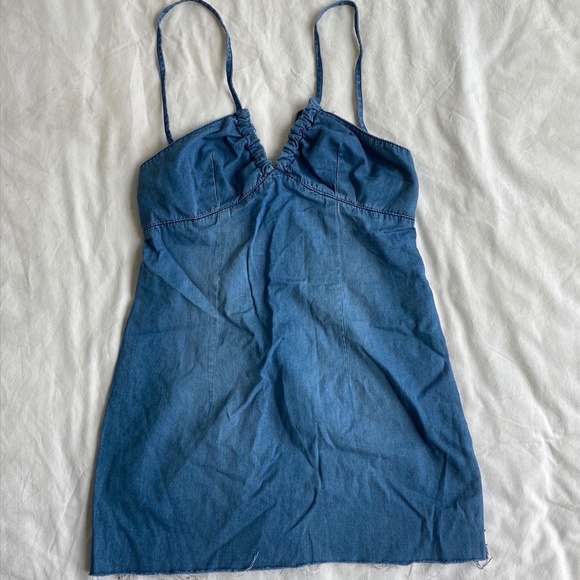 Adjustable Levi's mini denim dress - Picture 1 of 3